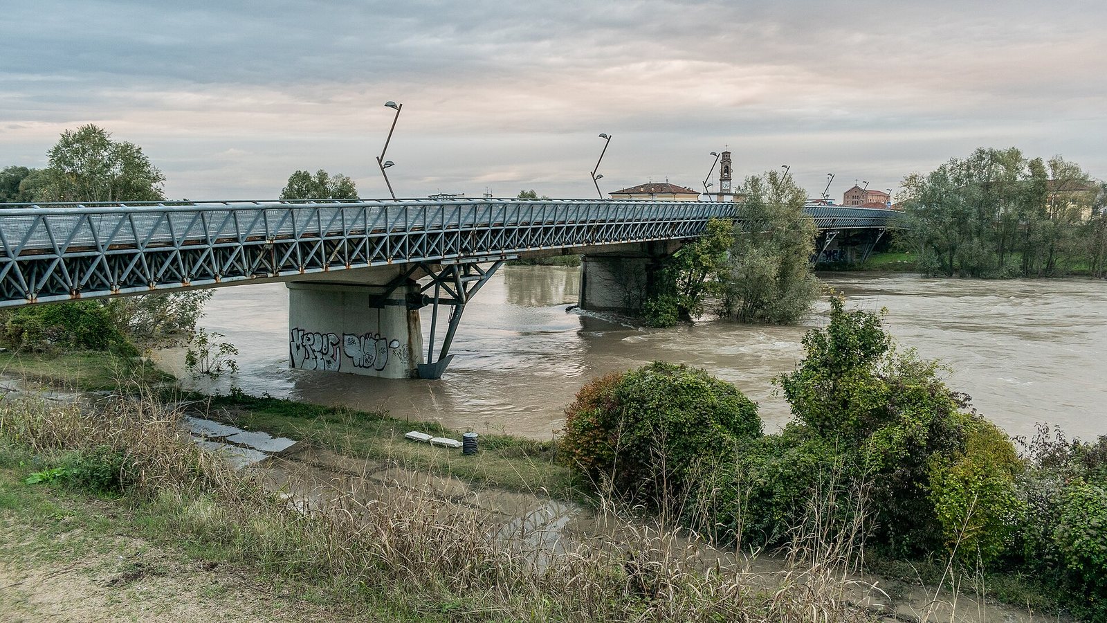 Il ponte sull'Adige a Legnago, sulla strada per Cerea